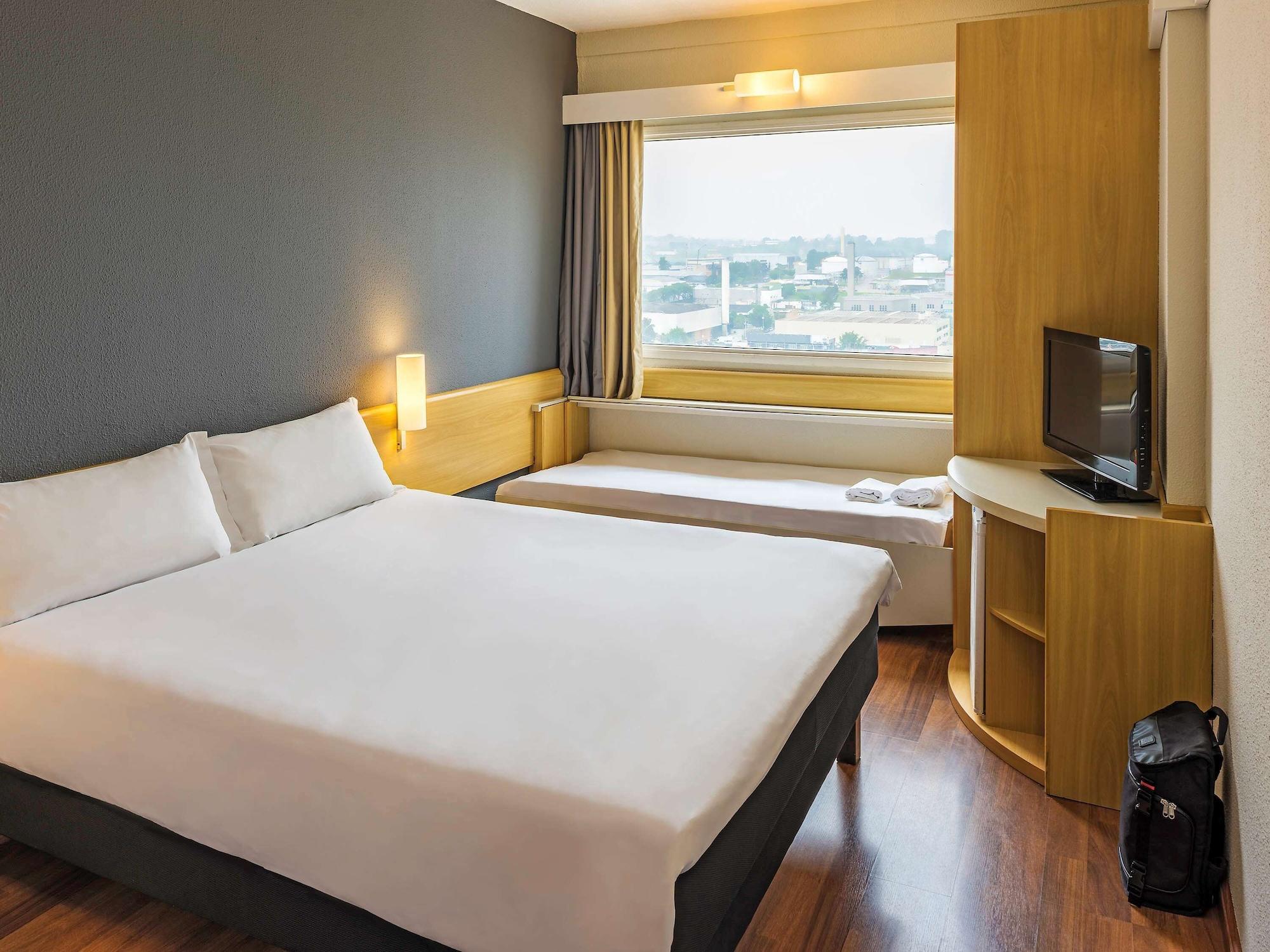 Ibis Tambore 바루에리 외부 사진